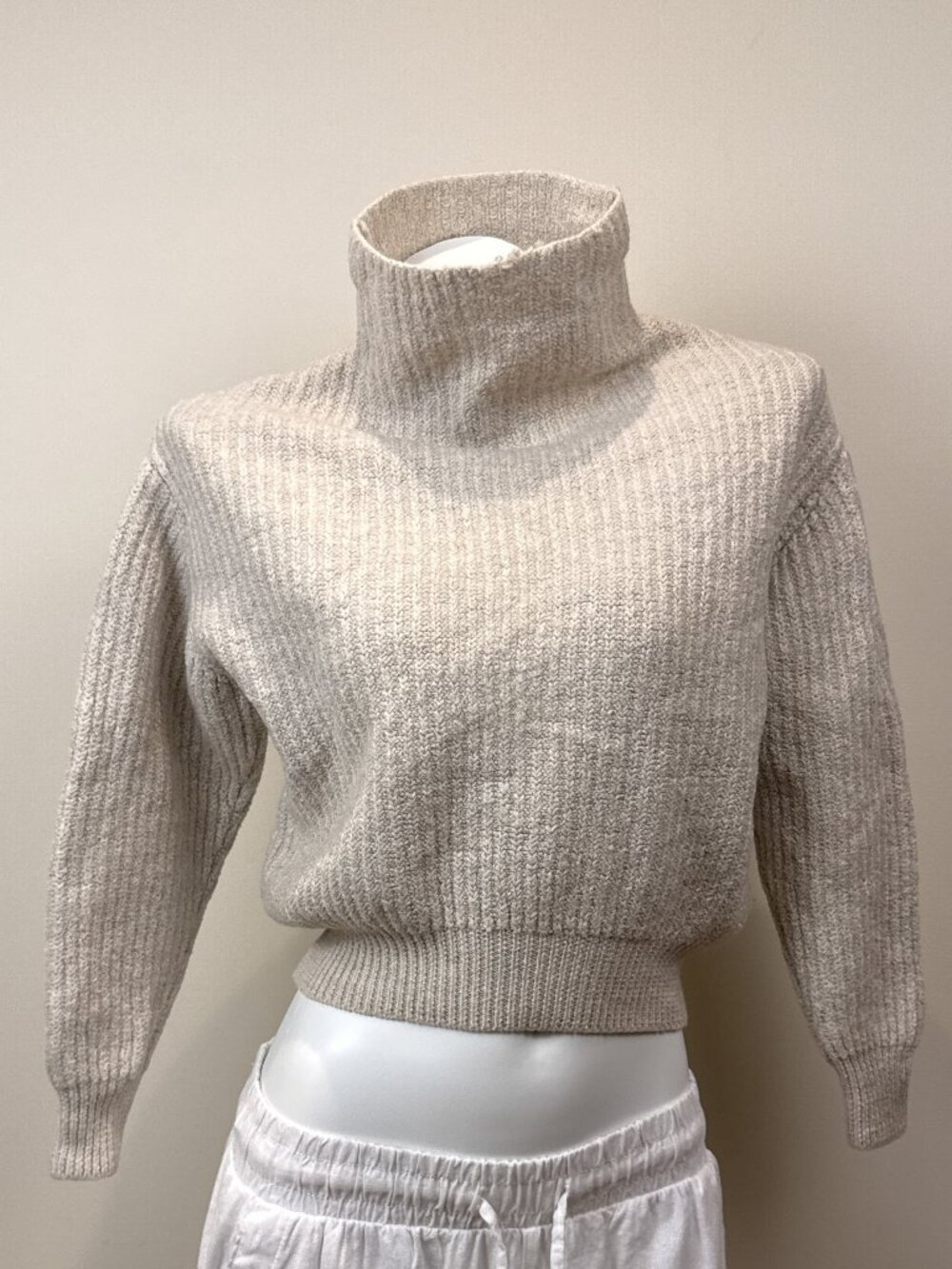 Aritzia Wilfred Montpellier Turtleneck Sweater 100% Merino Wool Beige Oatmeal S